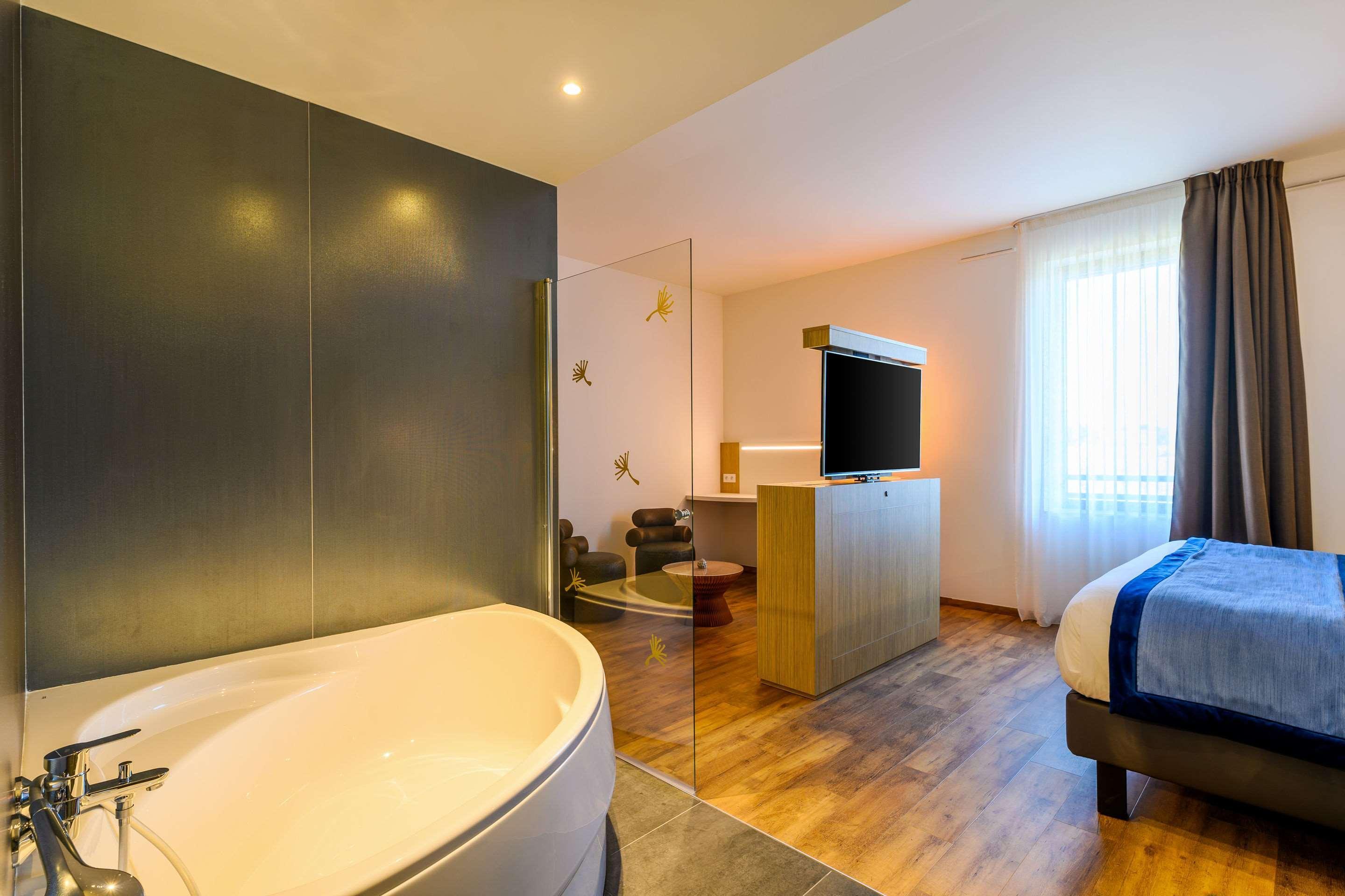 Kyriad Prestige Amiens Poulainville - Hotel And Spa Exterior foto